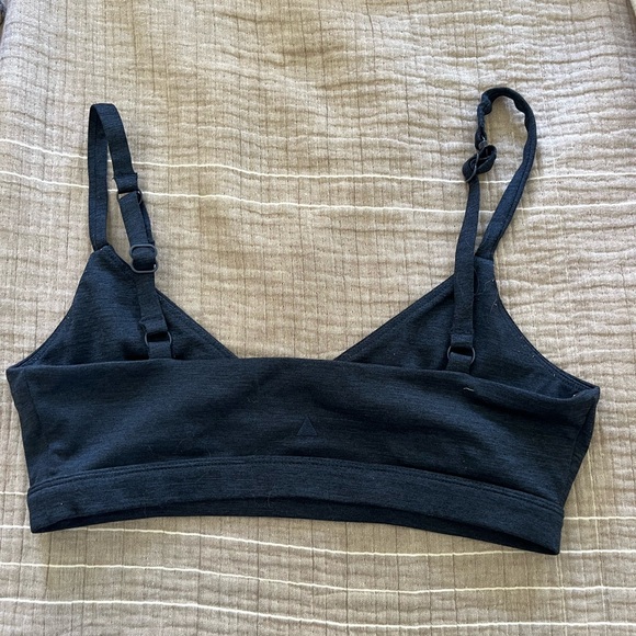 Vitality | The Cloud V Bra - Picture 2 of 2